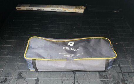 Renault Logan II, 2022 год, 1 300 000 рублей, 13 фотография