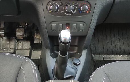 Renault Sandero II рестайлинг, 2020 год, 1 040 000 рублей, 12 фотография