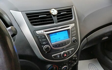 Hyundai Solaris II рестайлинг, 2013 год, 579 000 рублей, 10 фотография