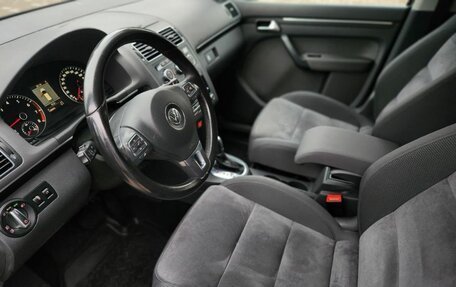 Volkswagen Touran III, 2012 год, 1 099 000 рублей, 10 фотография