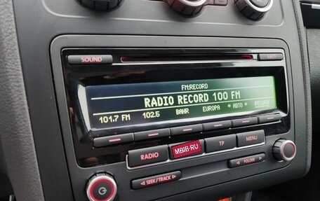 Volkswagen Touran III, 2012 год, 1 099 000 рублей, 11 фотография