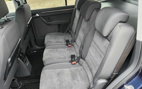 Volkswagen Touran III, 2012 год, 1 099 000 рублей, 16 фотография