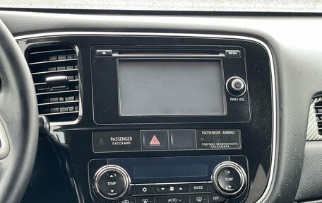 Mitsubishi Outlander III рестайлинг 3, 2013 год, 1 297 000 рублей, 13 фотография