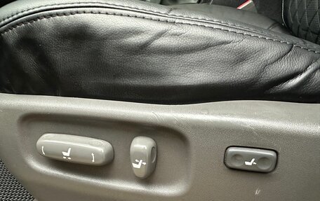 Toyota Land Cruiser Prado 120 рестайлинг, 2003 год, 1 600 000 рублей, 32 фотография