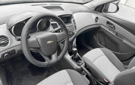 Chevrolet Cruze II, 2010 год, 595 000 рублей, 7 фотография