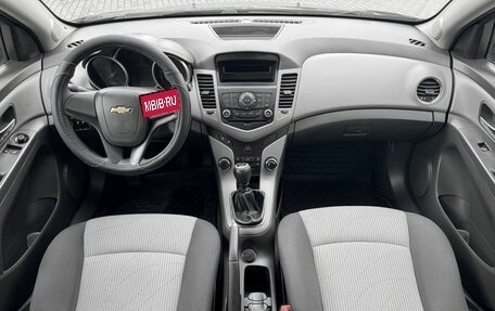 Chevrolet Cruze II, 2010 год, 595 000 рублей, 8 фотография