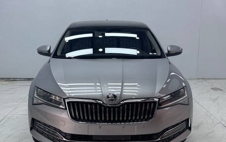 Skoda Superb III рестайлинг, 2021 год, 2 130 000 рублей, 2 фотография