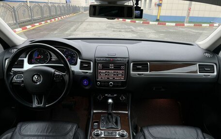 Volkswagen Touareg III, 2015 год, 2 890 000 рублей, 23 фотография