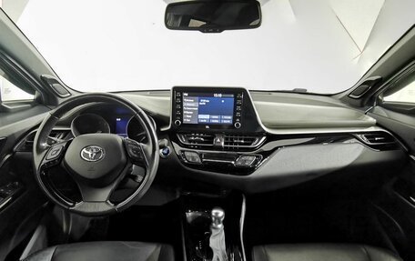 Toyota C-HR I рестайлинг, 2020 год, 2 145 000 рублей, 10 фотография
