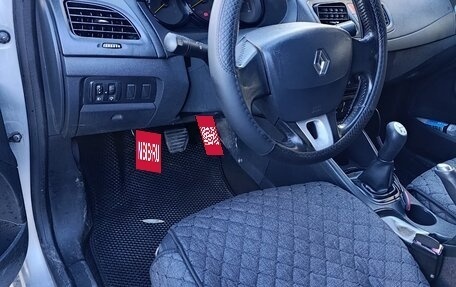 Renault Fluence I, 2010 год, 350 000 рублей, 8 фотография