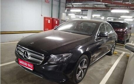 Mercedes-Benz E-Класс, 2017 год, 3 400 000 рублей, 1 фотография