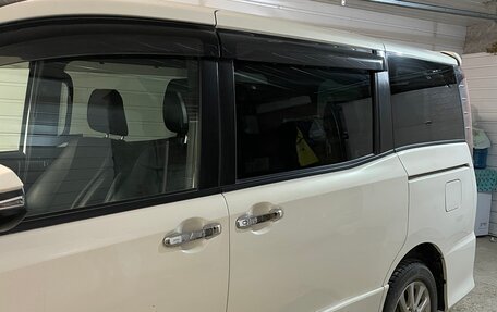 Toyota Noah III, 2019 год, 2 850 000 рублей, 8 фотография