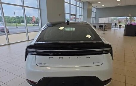 Toyota Prius IV XW50, 2025 год, 5 488 000 рублей, 6 фотография