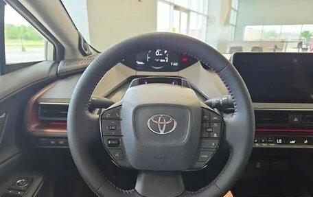 Toyota Prius IV XW50, 2025 год, 5 488 000 рублей, 10 фотография