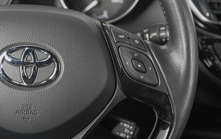 Toyota C-HR I рестайлинг, 2022 год, 2 899 000 рублей, 18 фотография