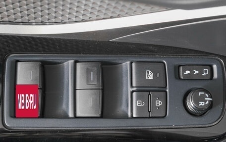 Toyota C-HR I рестайлинг, 2022 год, 2 899 000 рублей, 27 фотография