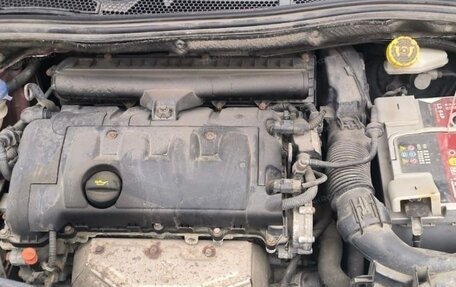 Peugeot 2008 II, 2016 год, 700 000 рублей, 18 фотография