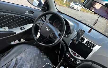 Hyundai Solaris II рестайлинг, 2013 год, 650 000 рублей, 8 фотография