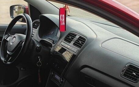 Volkswagen Polo VI (EU Market), 2016 год, 800 000 рублей, 12 фотография