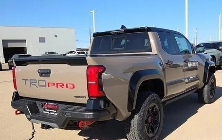 Toyota Tacoma, 2025 год, 9 144 000 рублей, 4 фотография