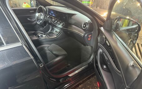 Mercedes-Benz E-Класс, 2019 год, 3 000 000 рублей, 7 фотография
