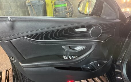 Mercedes-Benz E-Класс, 2019 год, 3 000 000 рублей, 11 фотография