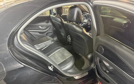 Mercedes-Benz E-Класс, 2019 год, 3 000 000 рублей, 8 фотография