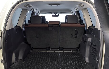 Toyota Land Cruiser Prado 150 рестайлинг 2, 2018 год, 4 700 000 рублей, 3 фотография