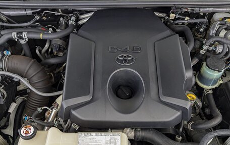 Toyota Land Cruiser Prado 150 рестайлинг 2, 2018 год, 4 700 000 рублей, 2 фотография