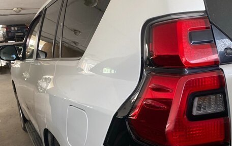 Toyota Land Cruiser Prado 150 рестайлинг 2, 2018 год, 4 700 000 рублей, 18 фотография