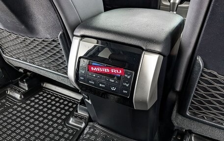 Toyota Land Cruiser Prado 150 рестайлинг 2, 2018 год, 4 700 000 рублей, 12 фотография