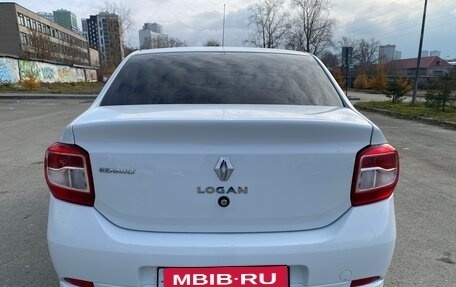 Renault Logan II, 2018 год, 849 000 рублей, 4 фотография