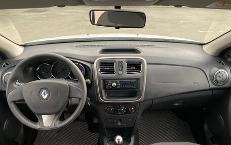 Renault Logan II, 2018 год, 849 000 рублей, 13 фотография
