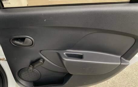 Renault Logan II, 2018 год, 849 000 рублей, 22 фотография