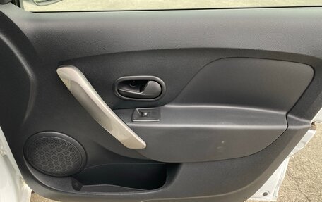 Renault Logan II, 2018 год, 849 000 рублей, 25 фотография