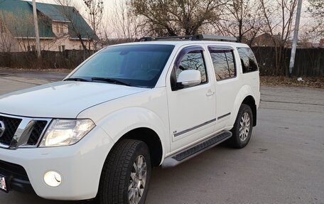 Nissan Pathfinder, 2010 год, 1 050 000 рублей, 2 фотография