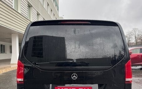Mercedes-Benz V-Класс, 2018 год, 7 350 000 рублей, 4 фотография