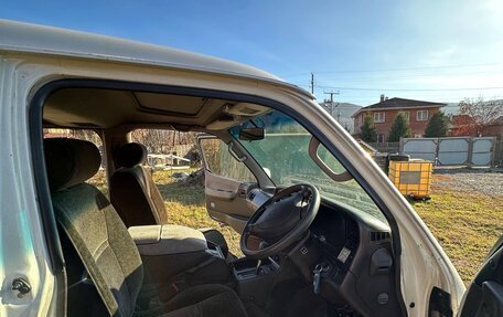 Toyota HiAce H100, 1995 год, 450 000 рублей, 4 фотография