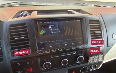 Volkswagen Transporter T5 рестайлинг, 2013 год, 2 200 000 рублей, 17 фотография