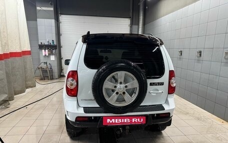 Chevrolet Niva I рестайлинг, 2015 год, 577 000 рублей, 4 фотография