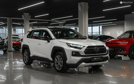 Toyota RAV4, 2025 год, 4 200 000 рублей, 2 фотография