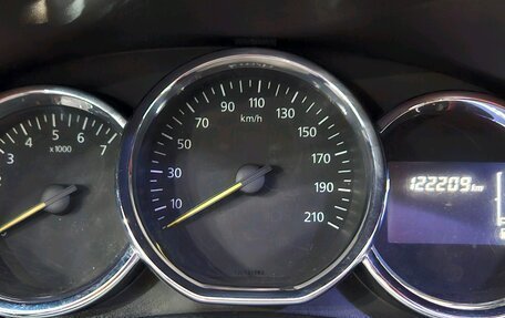 Renault Logan II, 2019 год, 779 000 рублей, 10 фотография