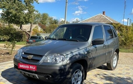 Chevrolet Niva I рестайлинг, 2018 год, 850 000 рублей, 6 фотография