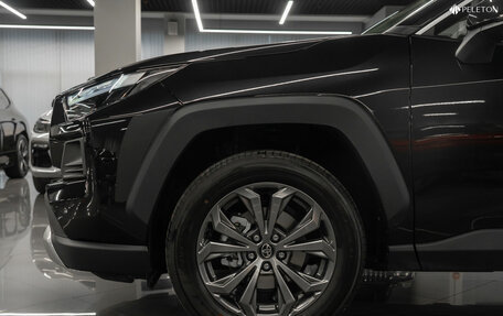 Toyota RAV4, 2025 год, 4 300 000 рублей, 24 фотография