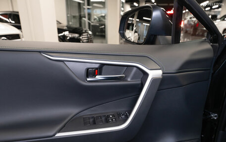 Toyota RAV4, 2025 год, 4 300 000 рублей, 20 фотография