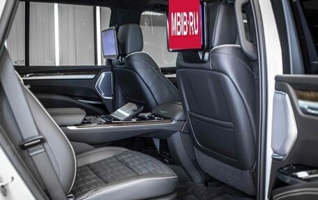 Cadillac Escalade V, 2025 год, 24 000 000 рублей, 19 фотография