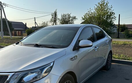 KIA Rio III рестайлинг, 2011 год, 735 000 рублей, 2 фотография