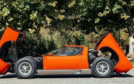 Lamborghini Miura, 1967 год, 280 000 000 рублей, 9 фотография