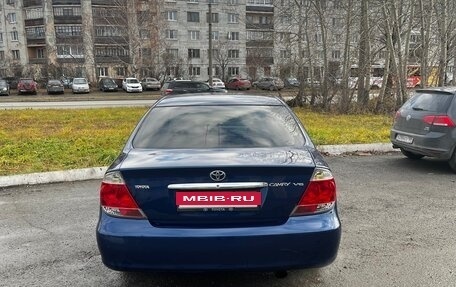 Toyota Camry V40, 2005 год, 670 000 рублей, 3 фотография