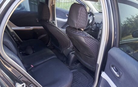 Toyota Yaris III рестайлинг, 2006 год, 680 000 рублей, 2 фотография